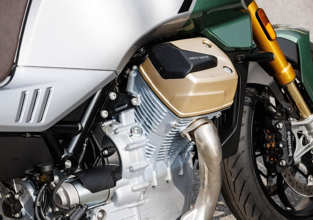 MOTO GUZZI　V100　マンデーロ