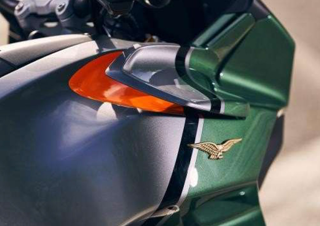 MOTO GUZZI　V100　マンデーロ