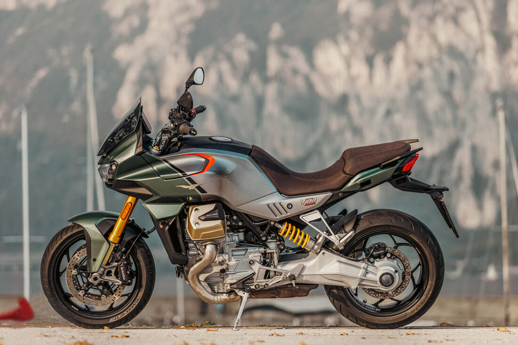 MOTO GUZZI　V100　マンデーロ