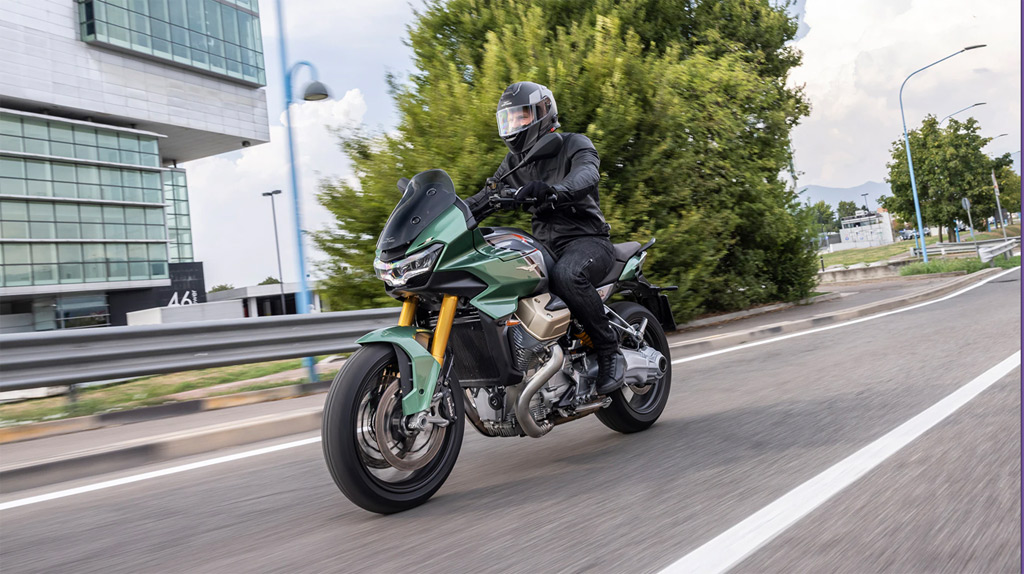 MOTO GUZZI　V100　マンデーロ