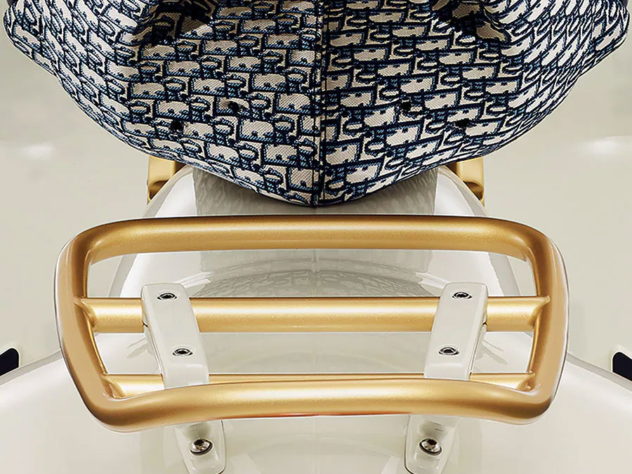 Vespa946 Christian Dior