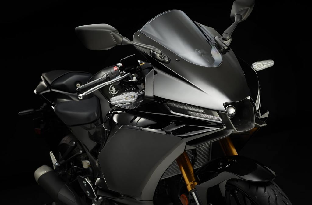 YZF R-25�@YZF�@R-3