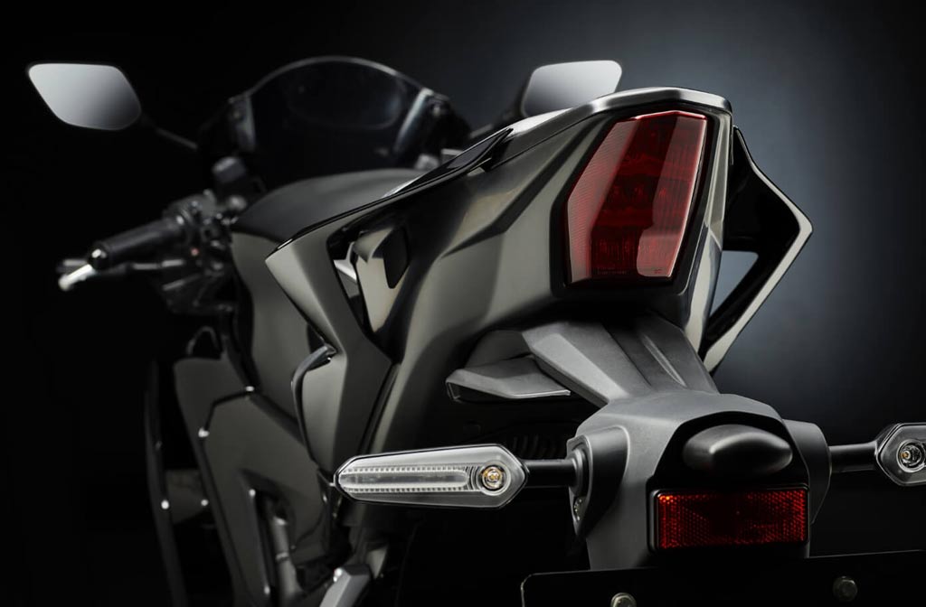 YZF R-25�@YZF�@R-3